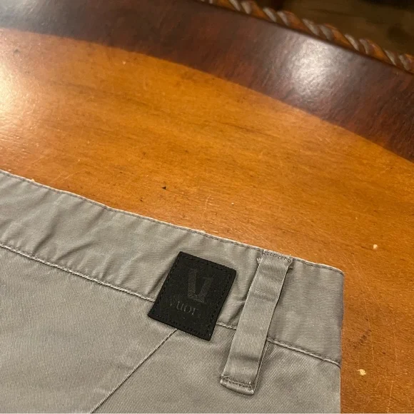 Vuori Men’s Collins Chino Pant Gray 30 Tailored Stretch Twill Sueded Cotton